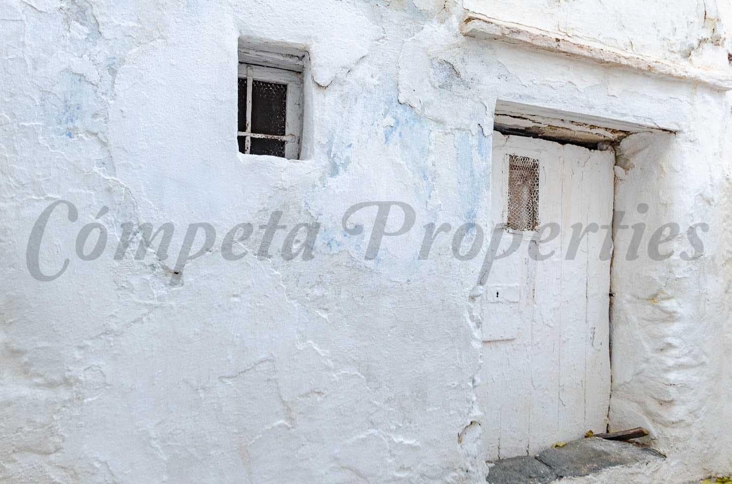 Byhus til salg i Salares - € 30.000 (Ref: 8693178)