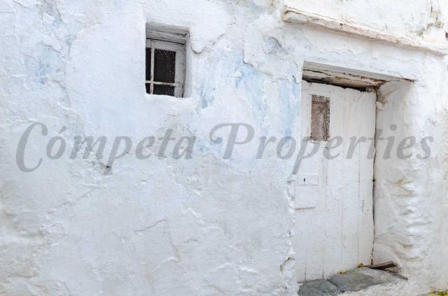 Byhus til salg i Salares - € 30.000 (Ref: 8693178)