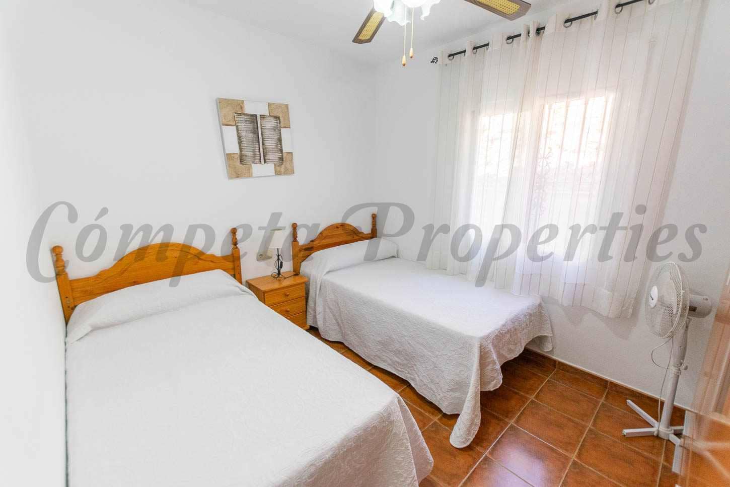 3 Zimmer Villa zu vermieten in Canillas de Albaida mit Pool - 1.700 € (Ref: 8718190)