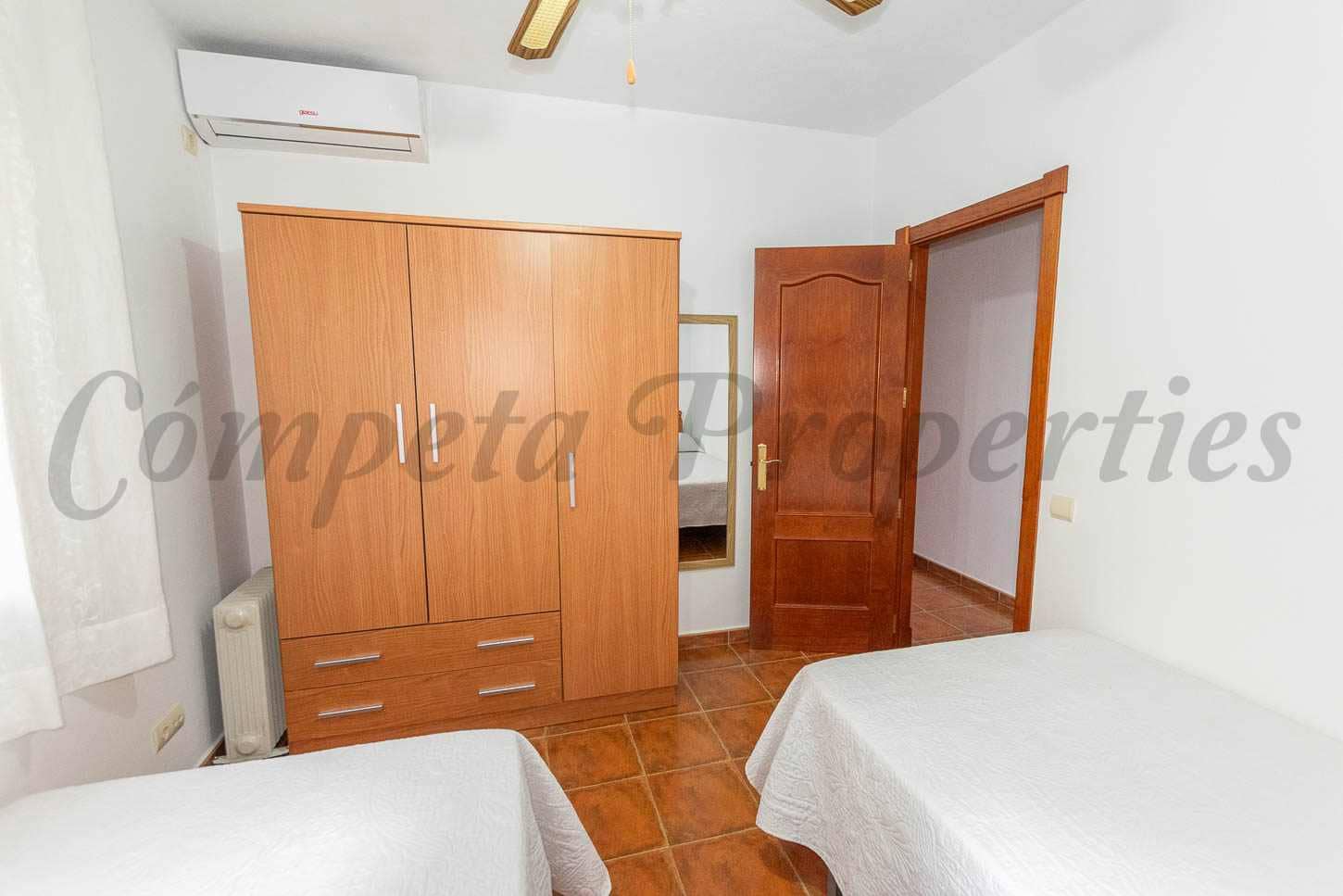 3 Zimmer Villa zu vermieten in Canillas de Albaida mit Pool - 1.700 € (Ref: 8718190)