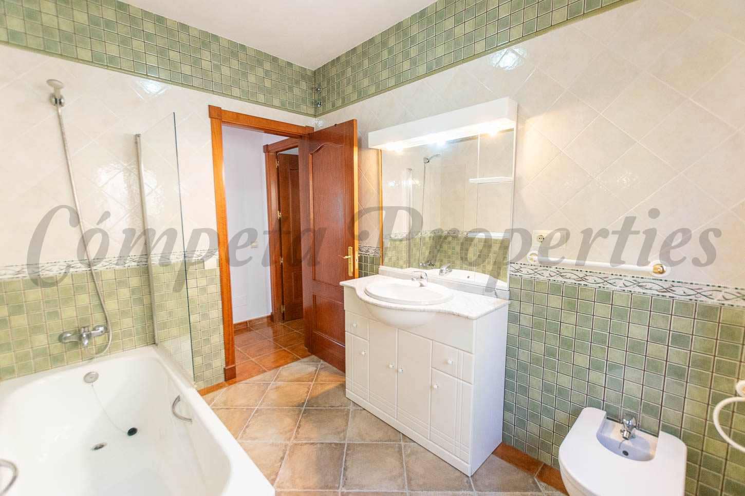 3 Zimmer Villa zu vermieten in Canillas de Albaida mit Pool - 1.700 € (Ref: 8718190)