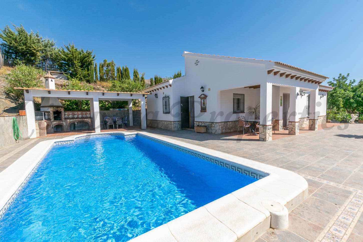 3 Zimmer Villa zu vermieten in Canillas de Albaida mit Pool - 1.700 € (Ref: 8718190)