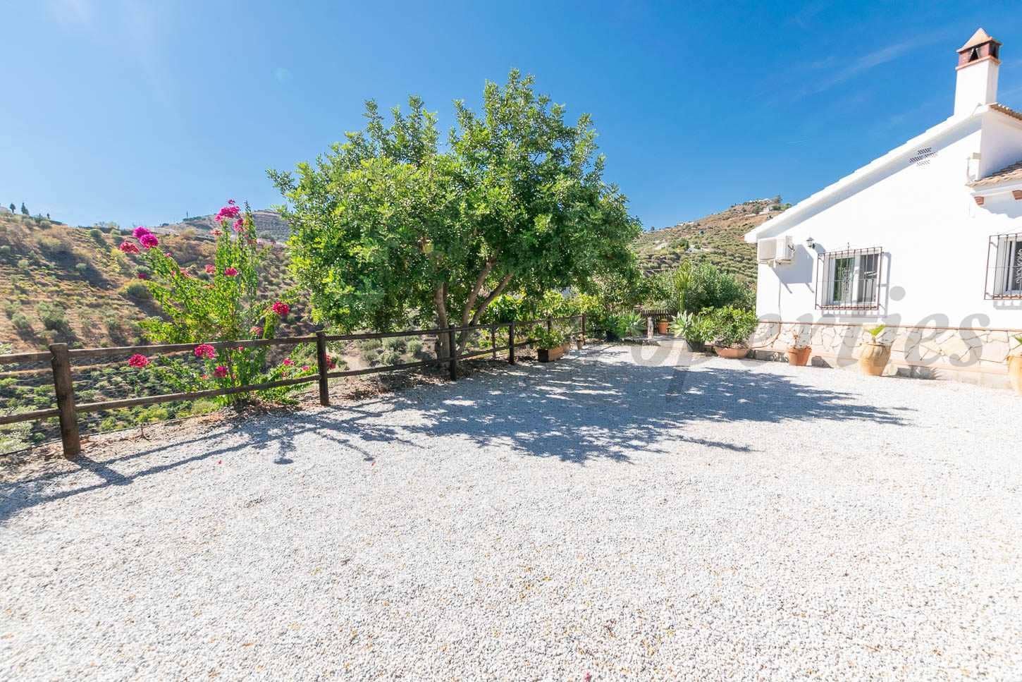 3 Zimmer Villa zu vermieten in Canillas de Albaida mit Pool - 1.700 € (Ref: 8718190)