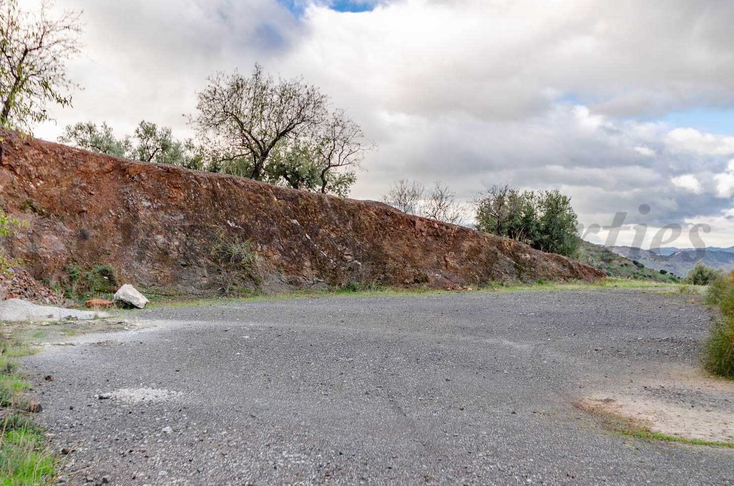 Grunde uden byggetilladelser til salg i Salares - € 30.000 (Ref: 8728713)