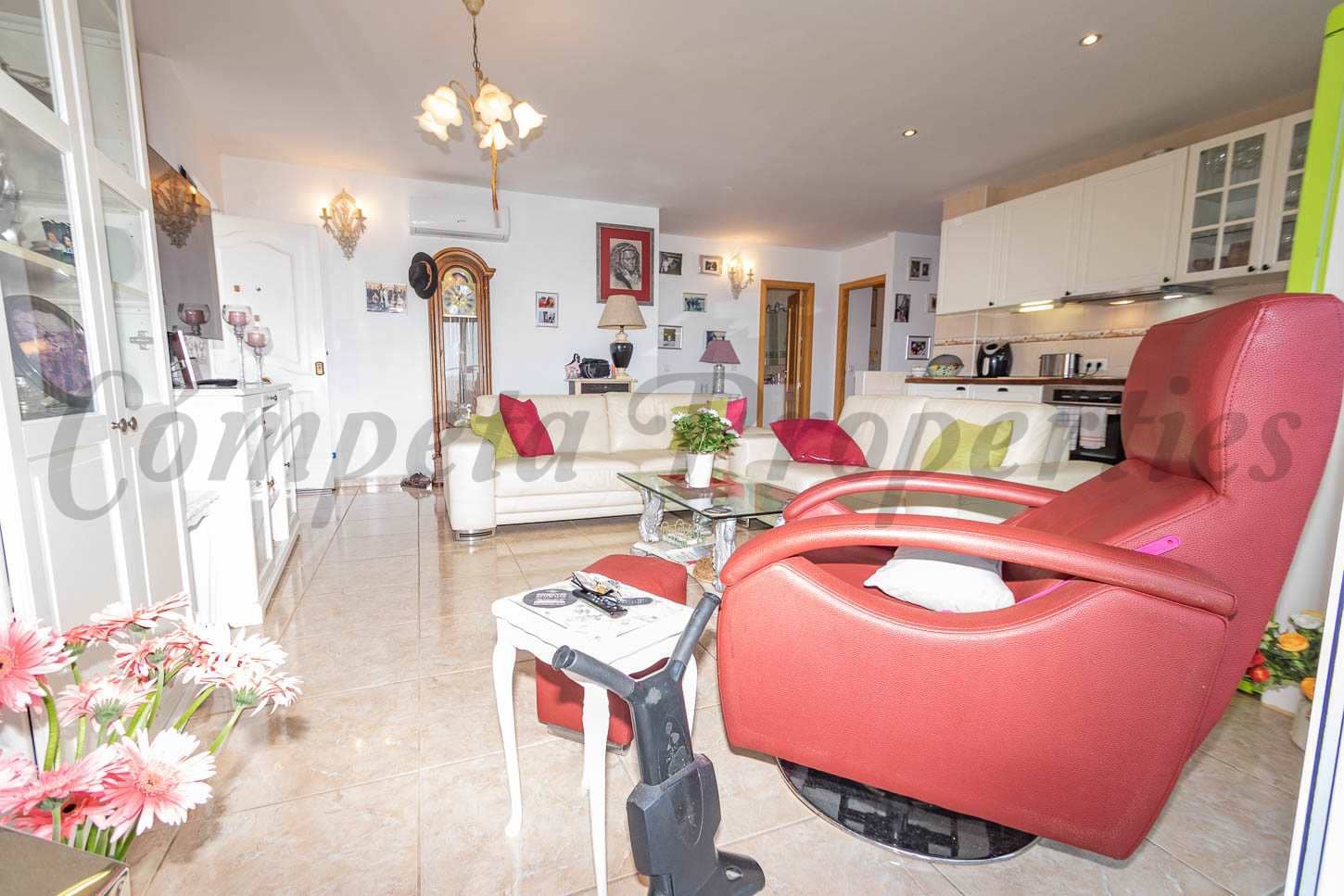 4 sypialnia Finka/Dom wiejski na sprzedaż w Torrox z basenem garażem - 425 000 € (Ref: 8741896)