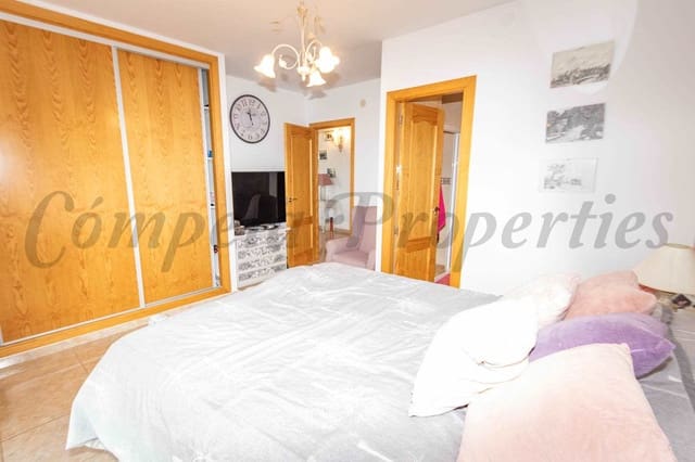 4 sypialnia Finka/Dom wiejski na sprzedaż w Torrox z basenem garażem - 425 000 € (Ref: 8741896)