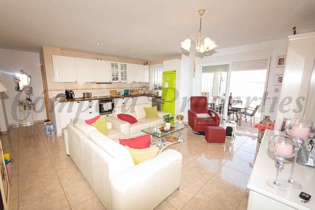 4 sypialnia Finka/Dom wiejski na sprzedaż w Torrox z basenem garażem - 425 000 € (Ref: 8741896)