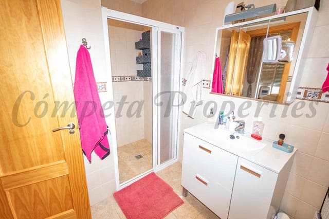 4 sypialnia Finka/Dom wiejski na sprzedaż w Torrox z basenem garażem - 425 000 € (Ref: 8741896)