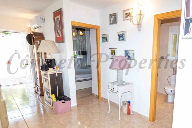 4 sypialnia Finka/Dom wiejski na sprzedaż w Torrox z basenem garażem - 425 000 € (Ref: 8741896)