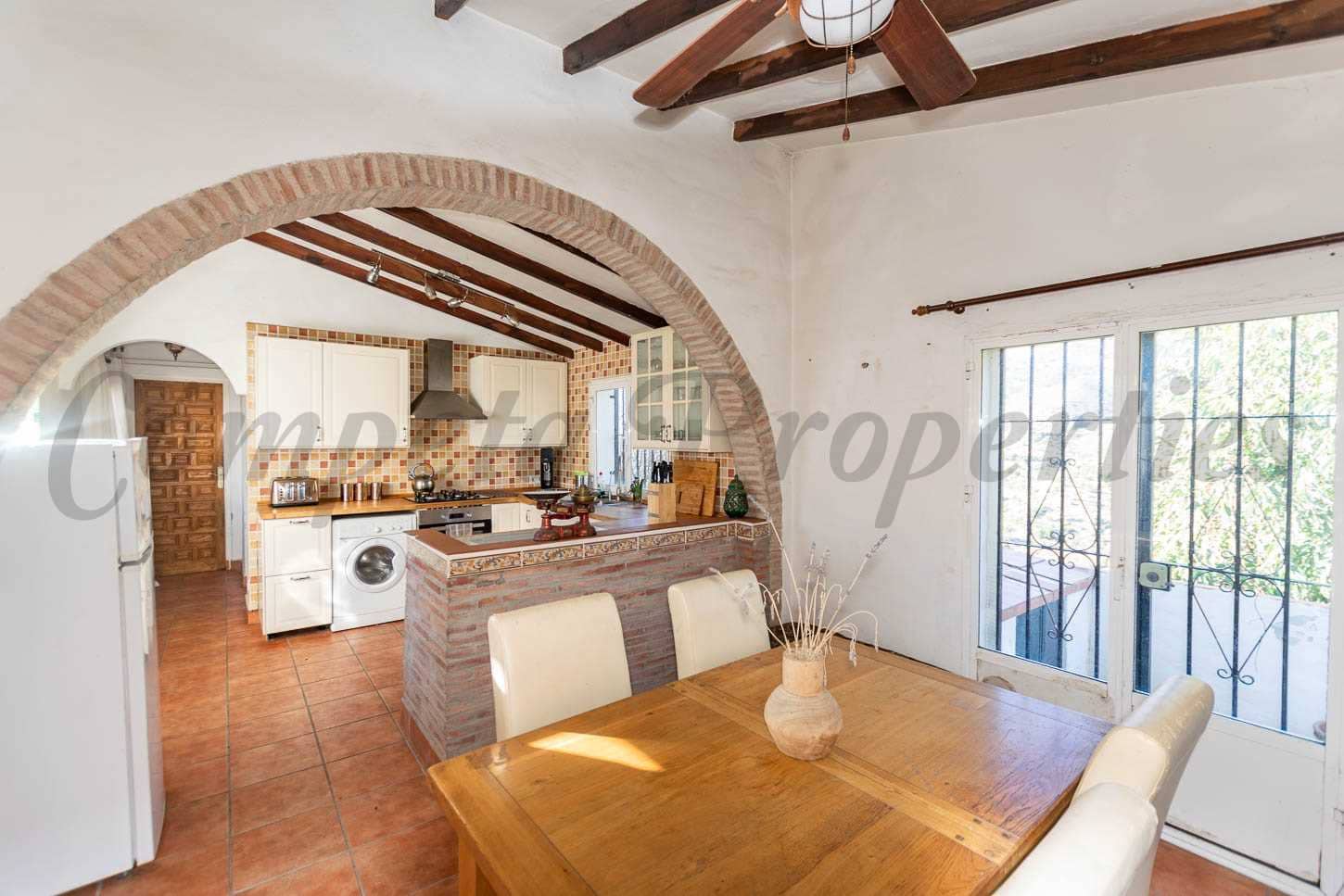 2 soveværelse Villa til salg i Sedella med swimmingpool - € 250.000 (Ref: 8742640)