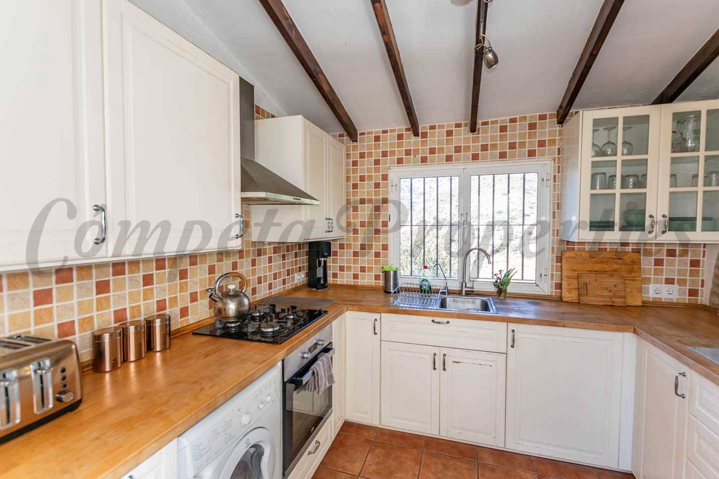 2 soveværelse Villa til salg i Sedella med swimmingpool - € 250.000 (Ref: 8742640)