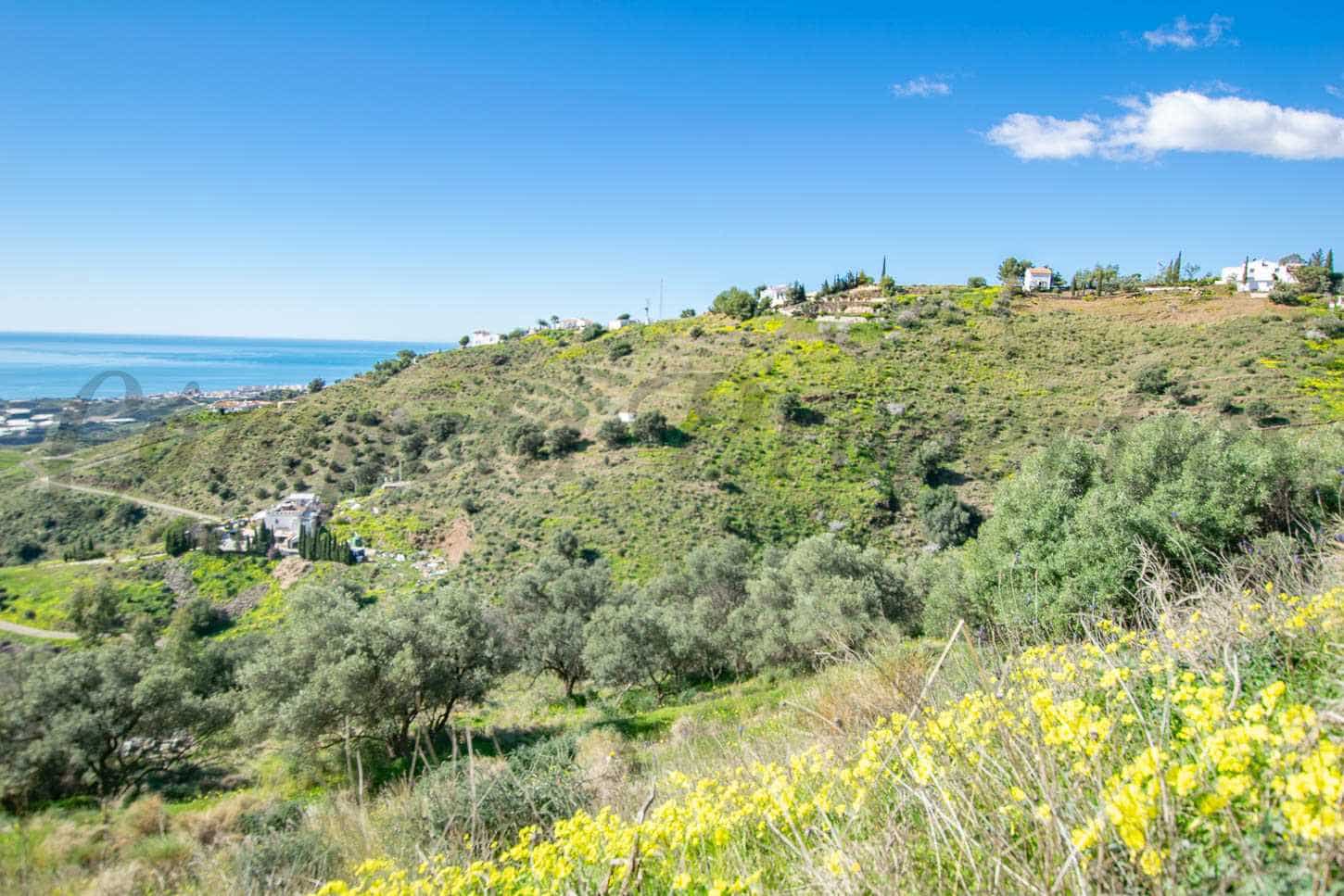 Grunde uden byggetilladelser til salg i Sayalonga - € 40.500 (Ref: 8787147)