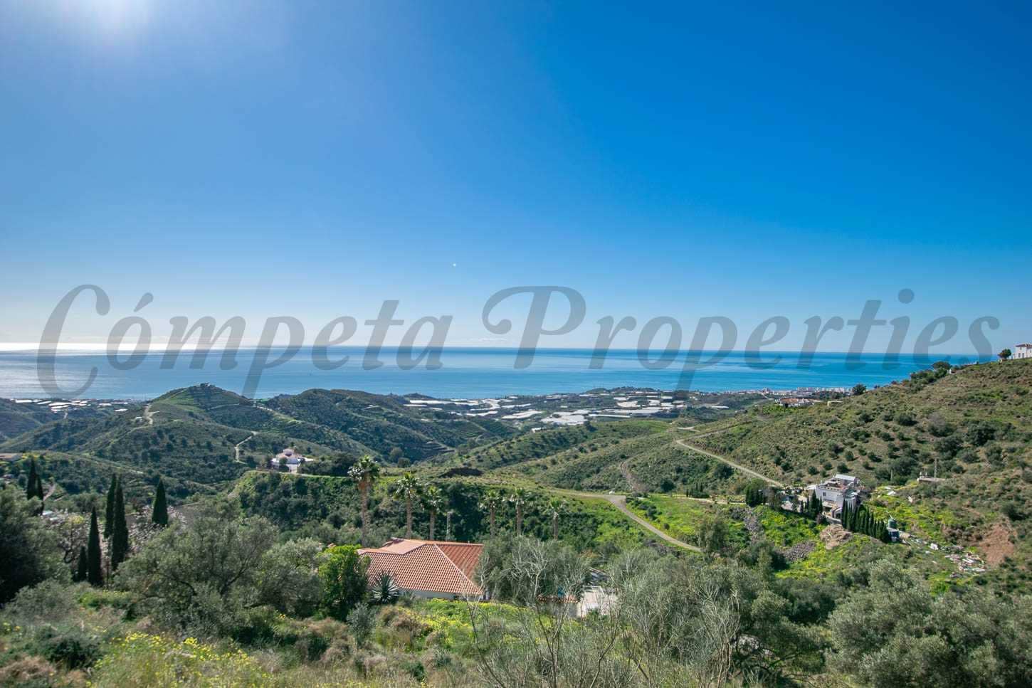 Grunde uden byggetilladelser til salg i Sayalonga - € 40.500 (Ref: 8787147)