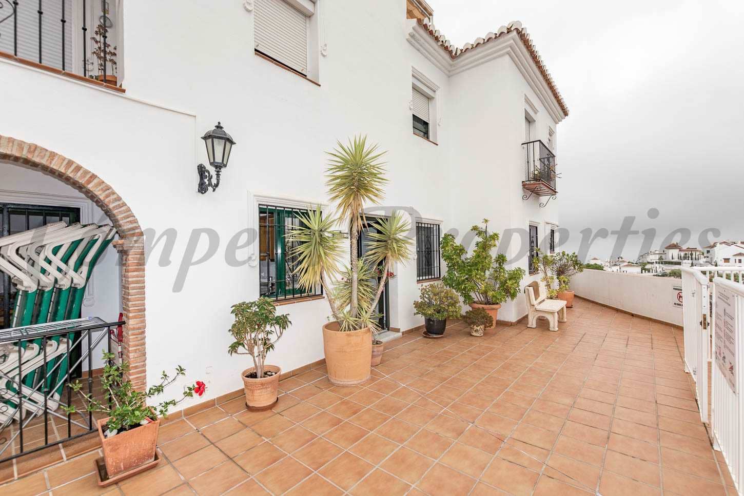 2 soveværelse Lejlighed til leje i Frigiliana med swimmingpool - € 990 (Ref: 8810611)