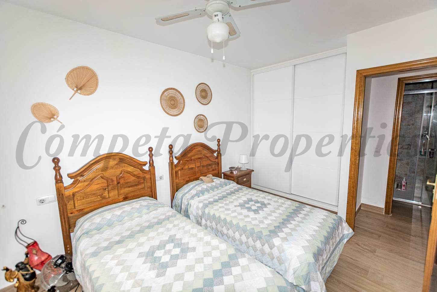 2 soveværelse Lejlighed til leje i Frigiliana med swimmingpool - € 990 (Ref: 8810611)