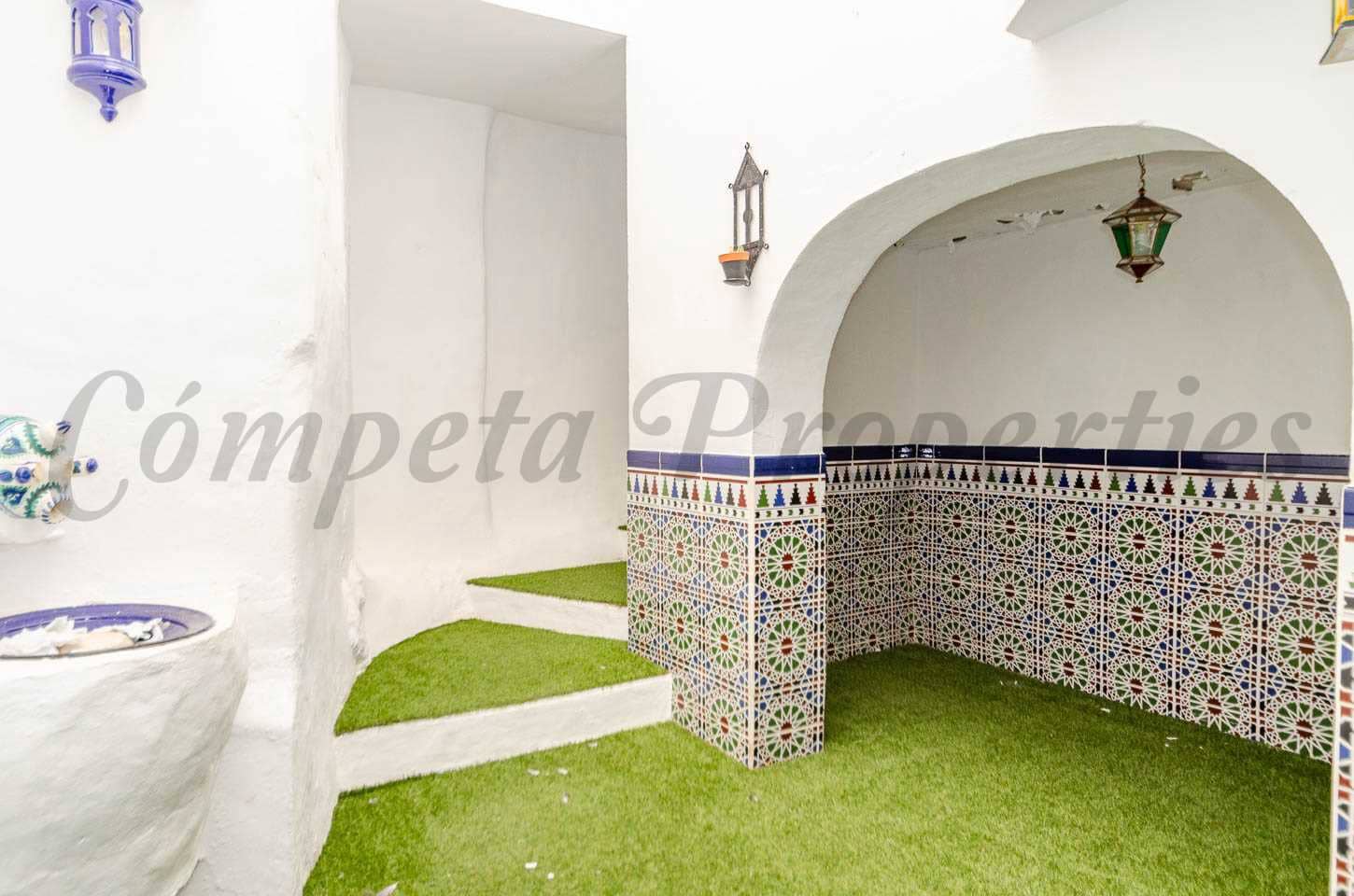 Casa de 4 habitaciones en Cómpeta en venta - 180.000 € (Ref: 8856002)