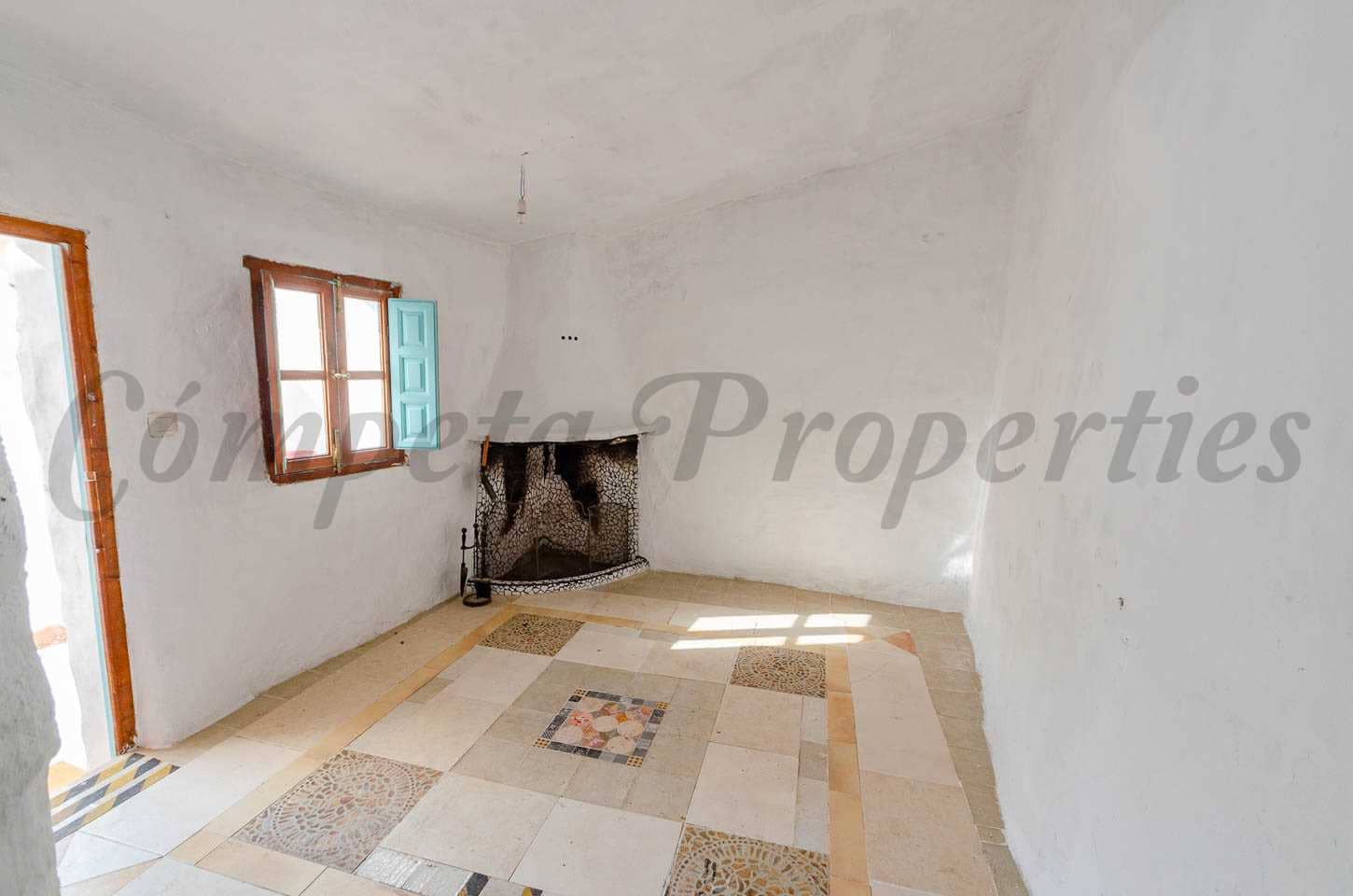 Casa de 4 habitaciones en Cómpeta en venta - 180.000 € (Ref: 8856002)