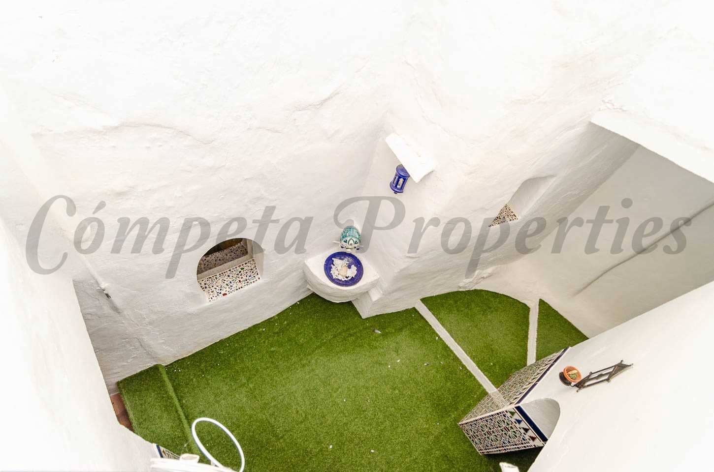 Casa de 4 habitaciones en Cómpeta en venta - 180.000 € (Ref: 8856002)