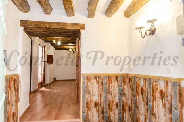 Casa de 4 habitaciones en Cómpeta en venta - 180.000 € (Ref: 8856002)