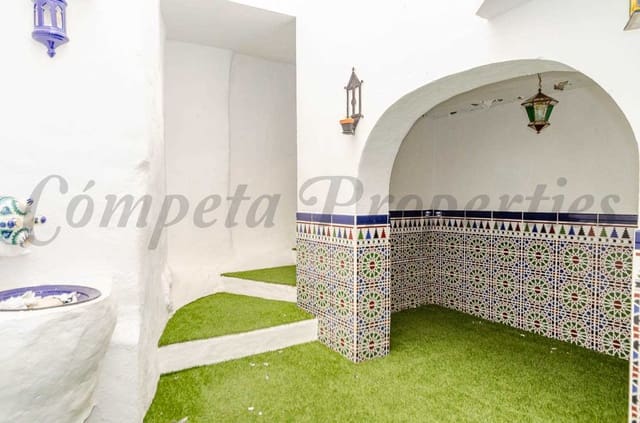 Casa de 4 habitaciones en Cómpeta en venta - 180.000 € (Ref: 8856002)