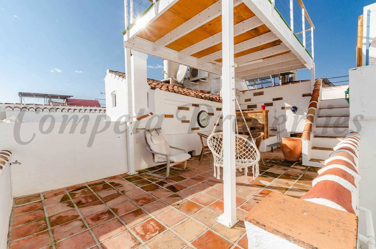 Casa de 4 habitaciones en Cómpeta en venta - 180.000 € (Ref: 8856002)