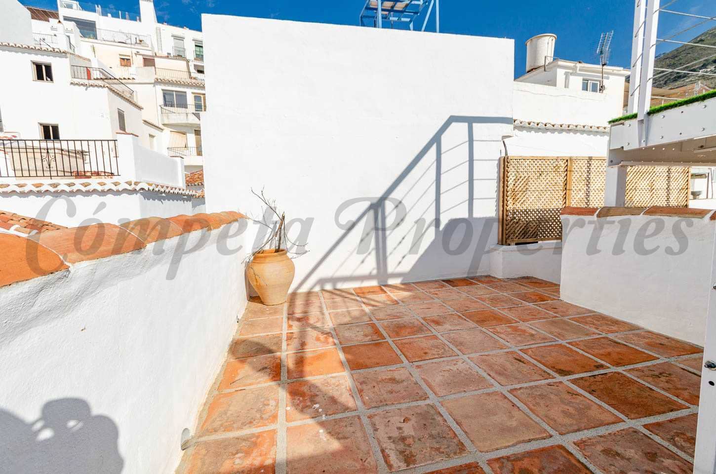 Casa de 4 habitaciones en Cómpeta en venta - 180.000 € (Ref: 8856002)
