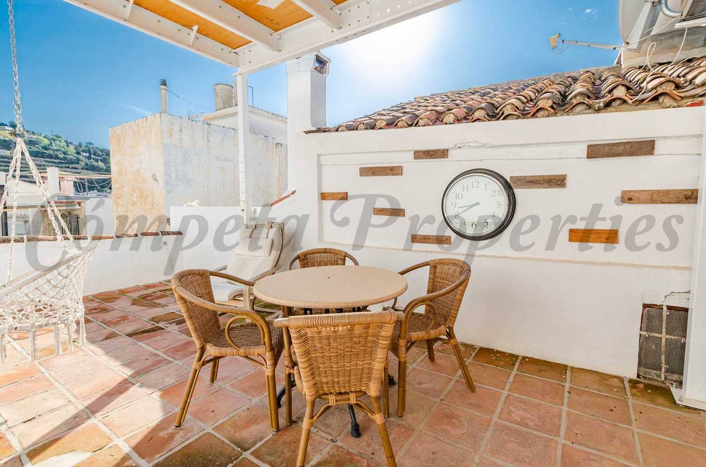 Casa de 4 habitaciones en Cómpeta en venta - 180.000 € (Ref: 8856002)