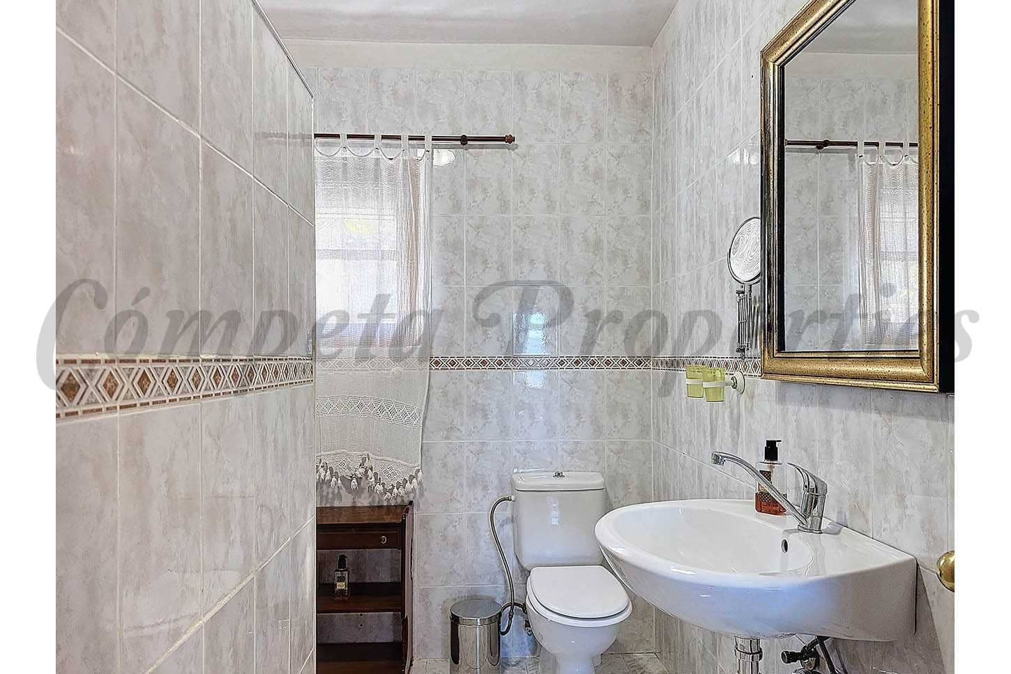 8 slaapkamer Gastenverblijf/B&B te koop in Sedella met zwembad garage - € 695.000 (Ref: 8882281)