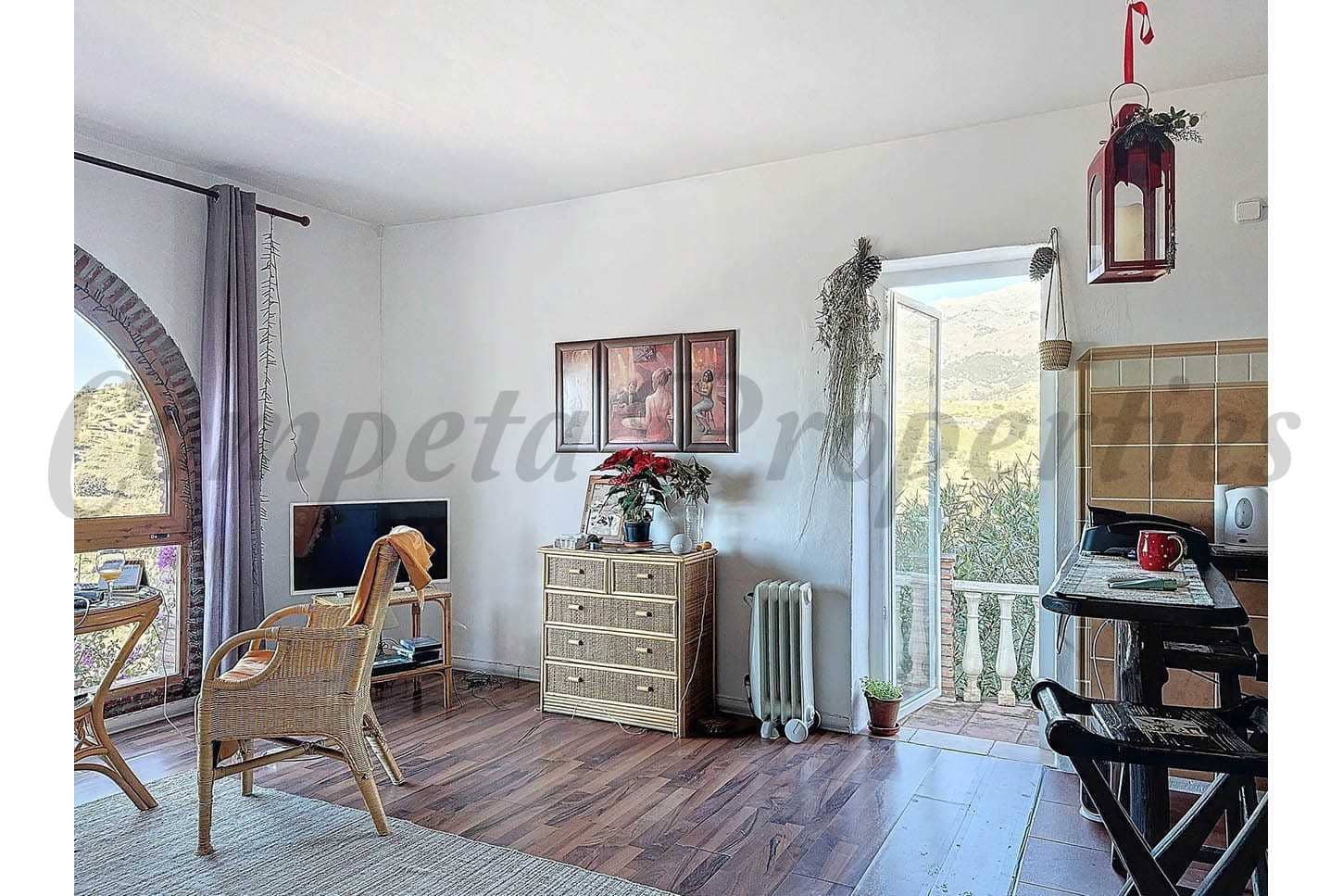 8 slaapkamer Gastenverblijf/B&B te koop in Sedella met zwembad garage - € 695.000 (Ref: 8882281)