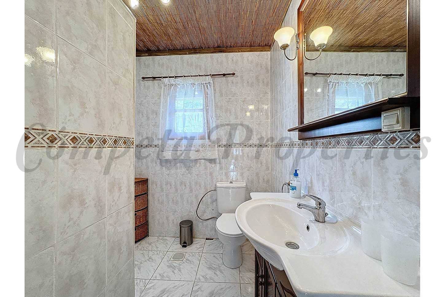 8 slaapkamer Gastenverblijf/B&B te koop in Sedella met zwembad garage - € 695.000 (Ref: 8882281)