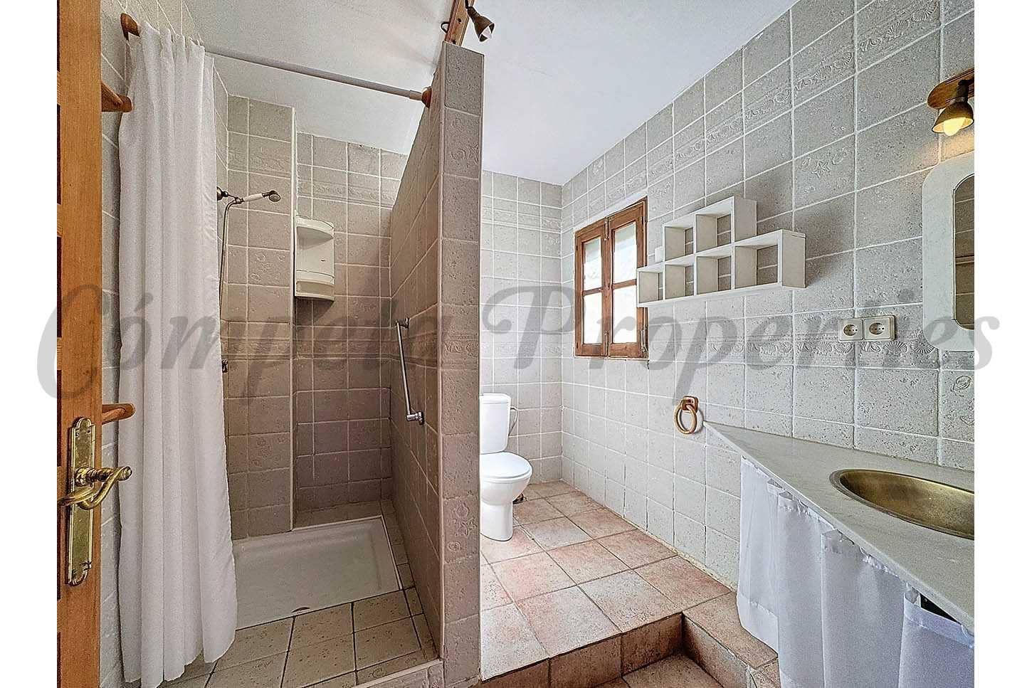 8 slaapkamer Gastenverblijf/B&B te koop in Sedella met zwembad garage - € 695.000 (Ref: 8882281)