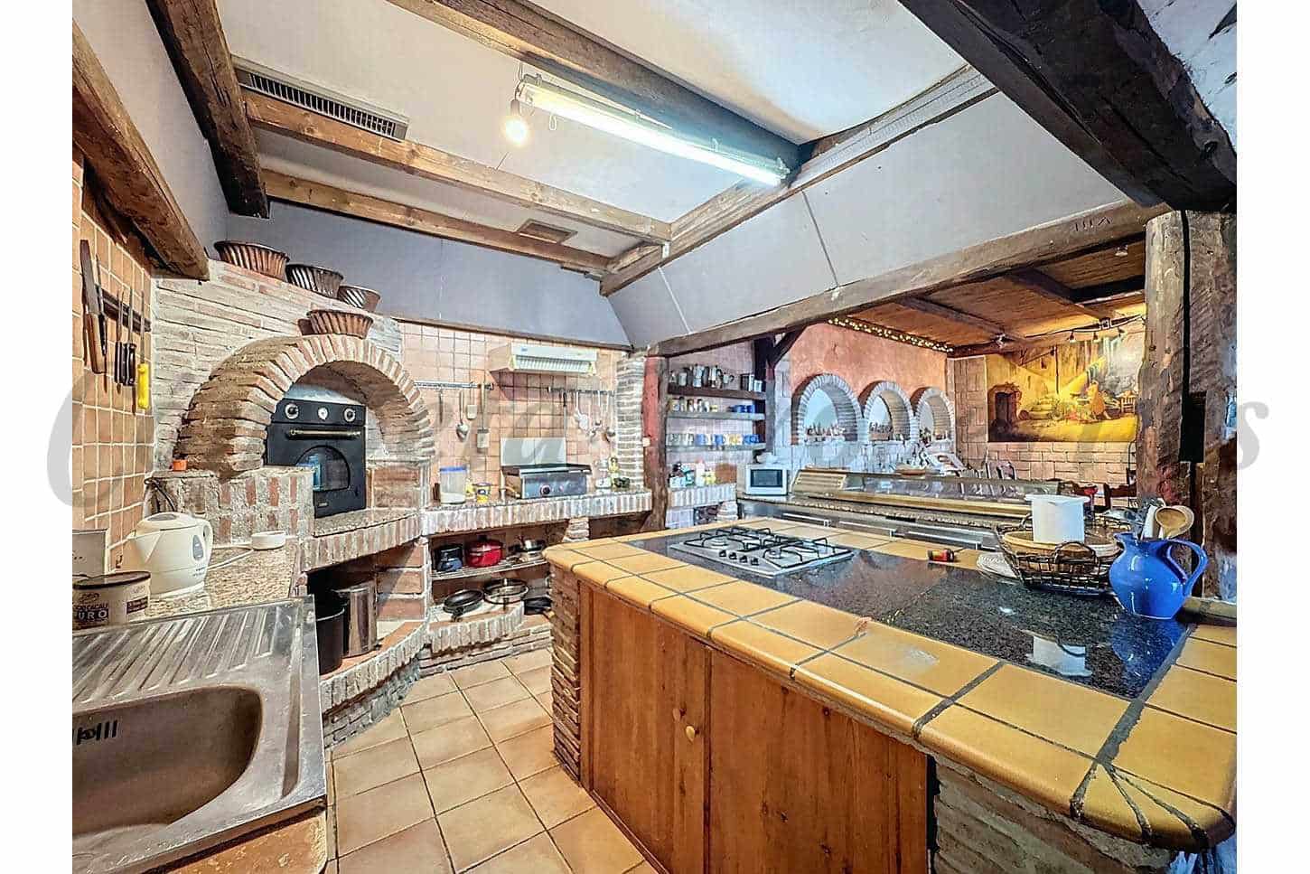 8 slaapkamer Gastenverblijf/B&B te koop in Sedella met zwembad garage - € 695.000 (Ref: 8882281)