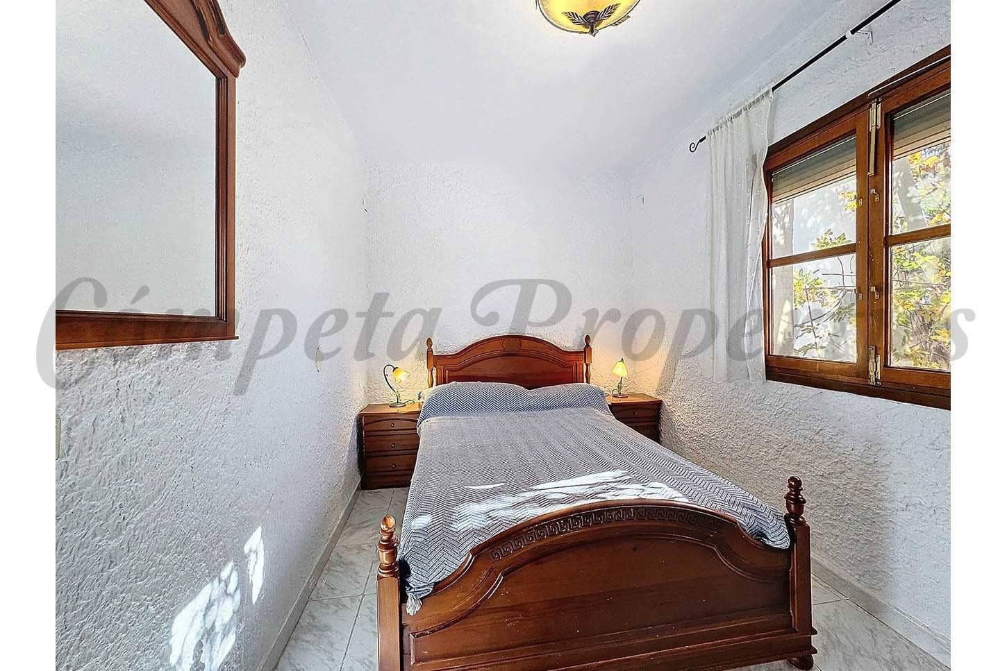 8 slaapkamer Gastenverblijf/B&B te koop in Sedella met zwembad garage - € 695.000 (Ref: 8882281)