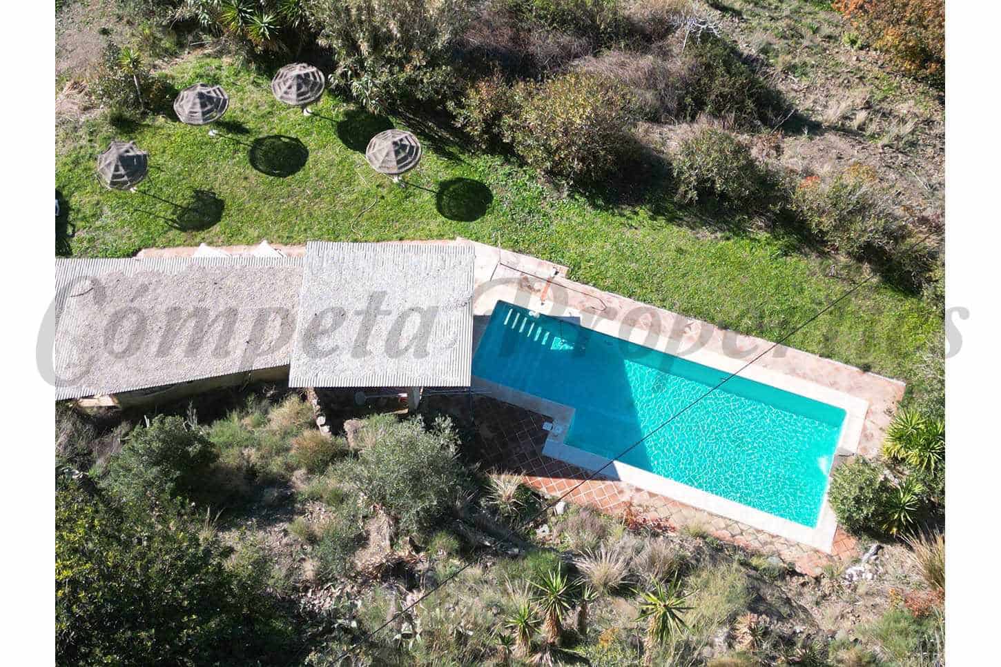 8 slaapkamer Gastenverblijf/B&B te koop in Sedella met zwembad garage - € 695.000 (Ref: 8882281)