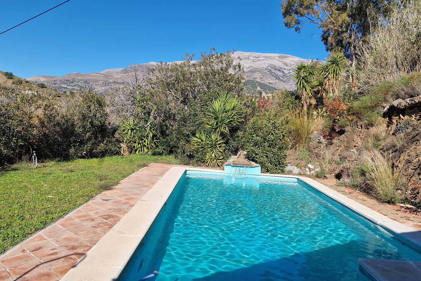 8 slaapkamer Gastenverblijf/B&B te koop in Sedella met zwembad garage - € 695.000 (Ref: 8882281)