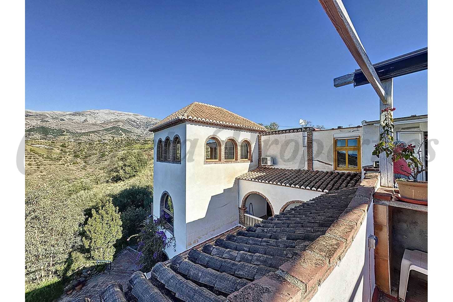 8 slaapkamer Gastenverblijf/B&B te koop in Sedella met zwembad garage - € 695.000 (Ref: 8882281)