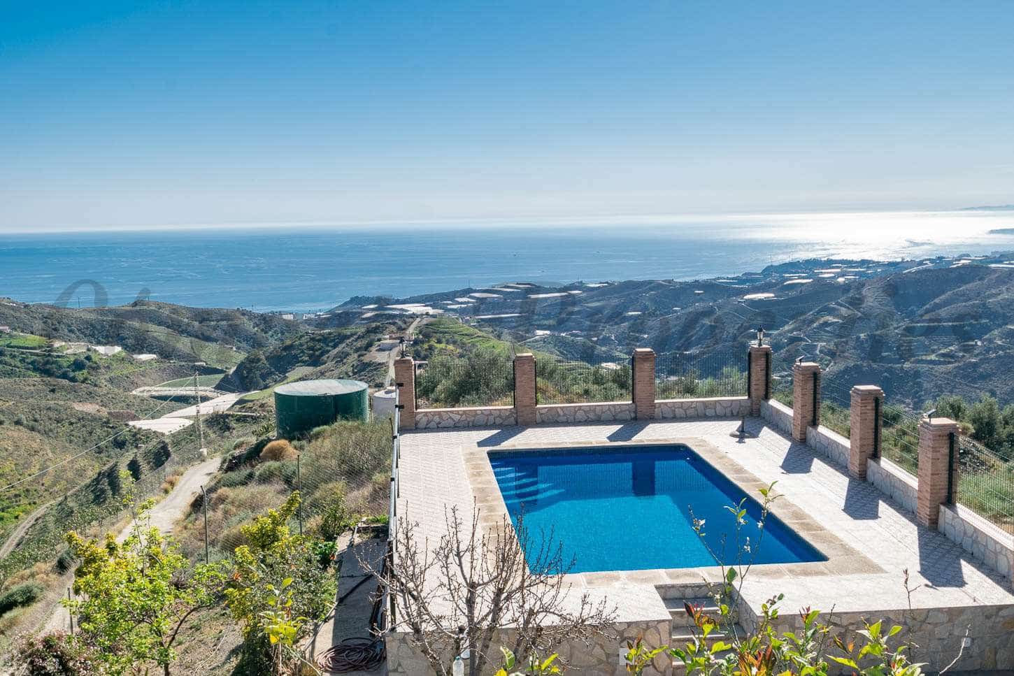 2 soveværelse Villa til leje i Torrox med swimmingpool - € 1.500 (Ref: 8885511)