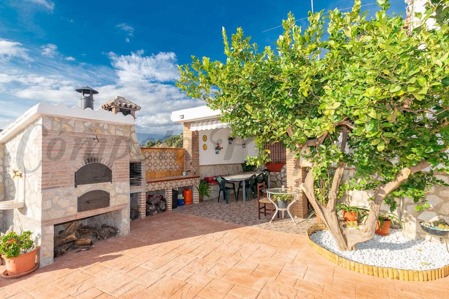 2 soveværelse Villa til leje i Torrox med swimmingpool - € 1.500 (Ref: 8885511)