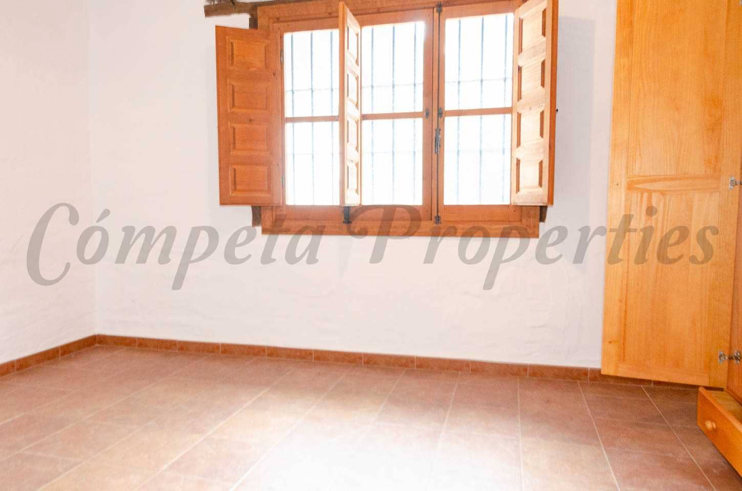 2 slaapkamer Villa te koop in Competa met zwembad - € 200.000 (Ref: 8894059)