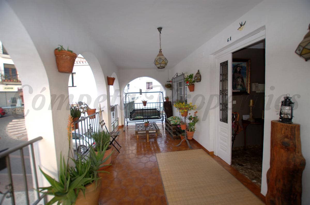 4 soveværelse Virksomhed til salg i Competa - € 550.000 (Ref: 8902721)