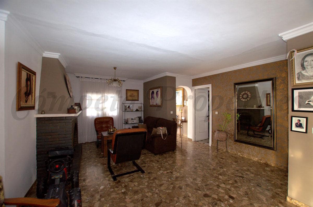 4 soveværelse Virksomhed til salg i Competa - € 550.000 (Ref: 8902721)