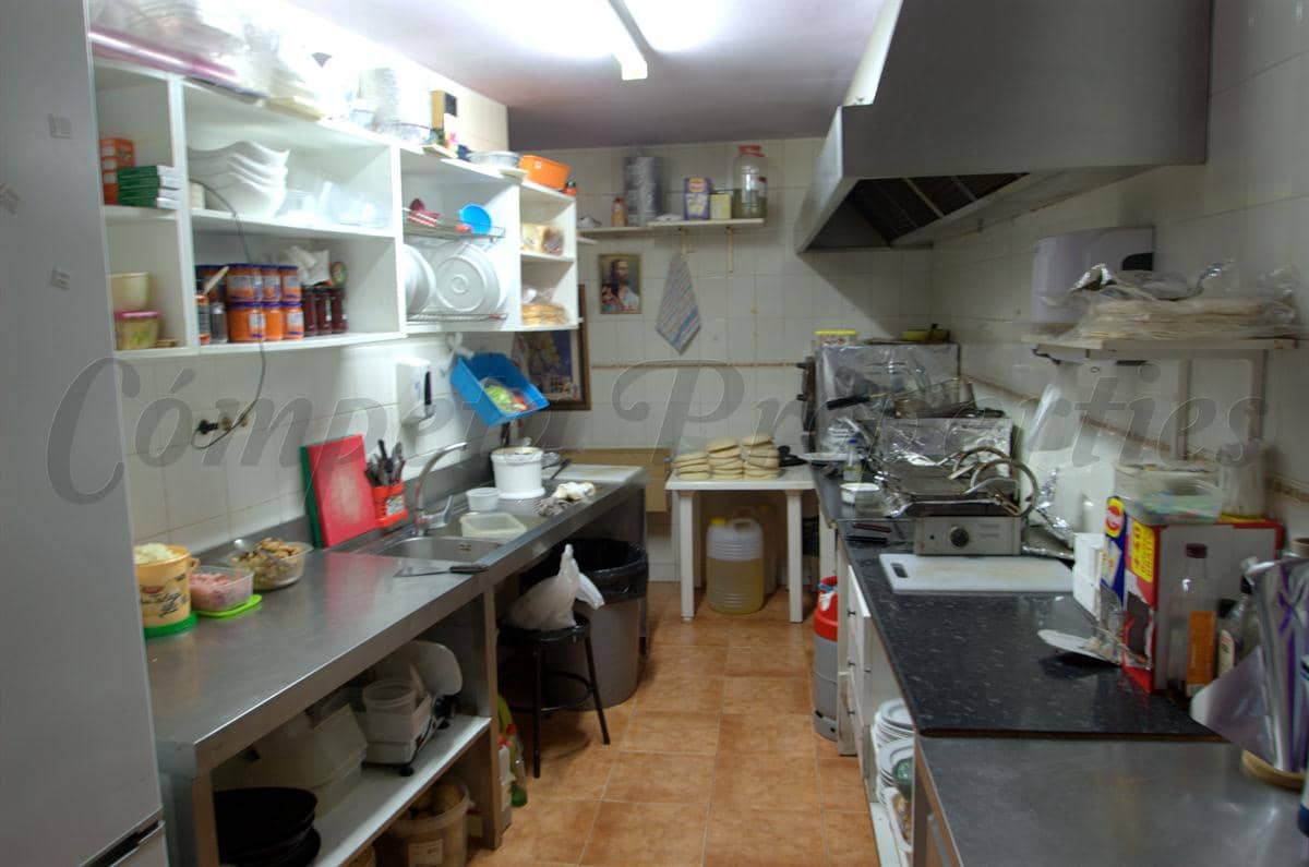 4 soveværelse Virksomhed til salg i Competa - € 550.000 (Ref: 8902721)