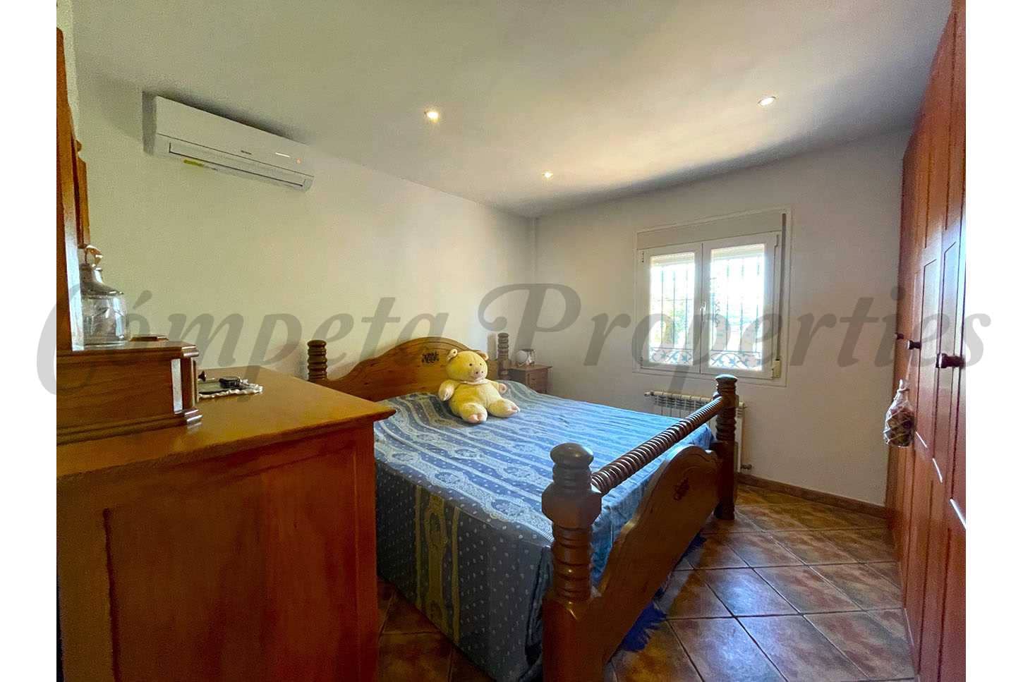 4 slaapkamer Villa te koop in Competa - € 340.000 (Ref: 8911435)