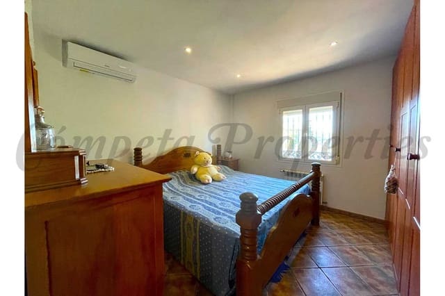 4 slaapkamer Villa te koop in Cómpeta - € 340.000 (Ref: 8911435)