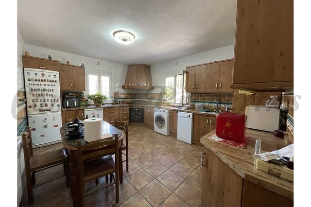 4 slaapkamer Villa te koop in Cómpeta - € 340.000 (Ref: 8911435)