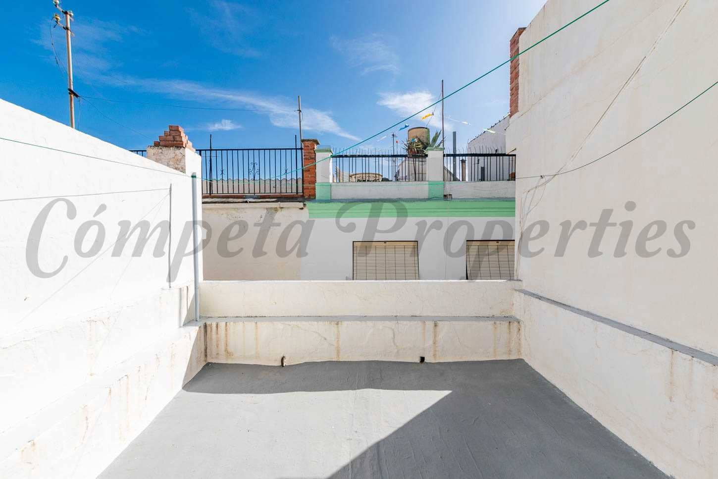 4 bedroom Townhouse for sale in Competa - € 145,000 (Ref: 8931624)