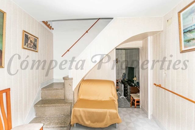 4 bedroom Townhouse for sale in Cómpeta - € 145,000 (Ref: 8931624)