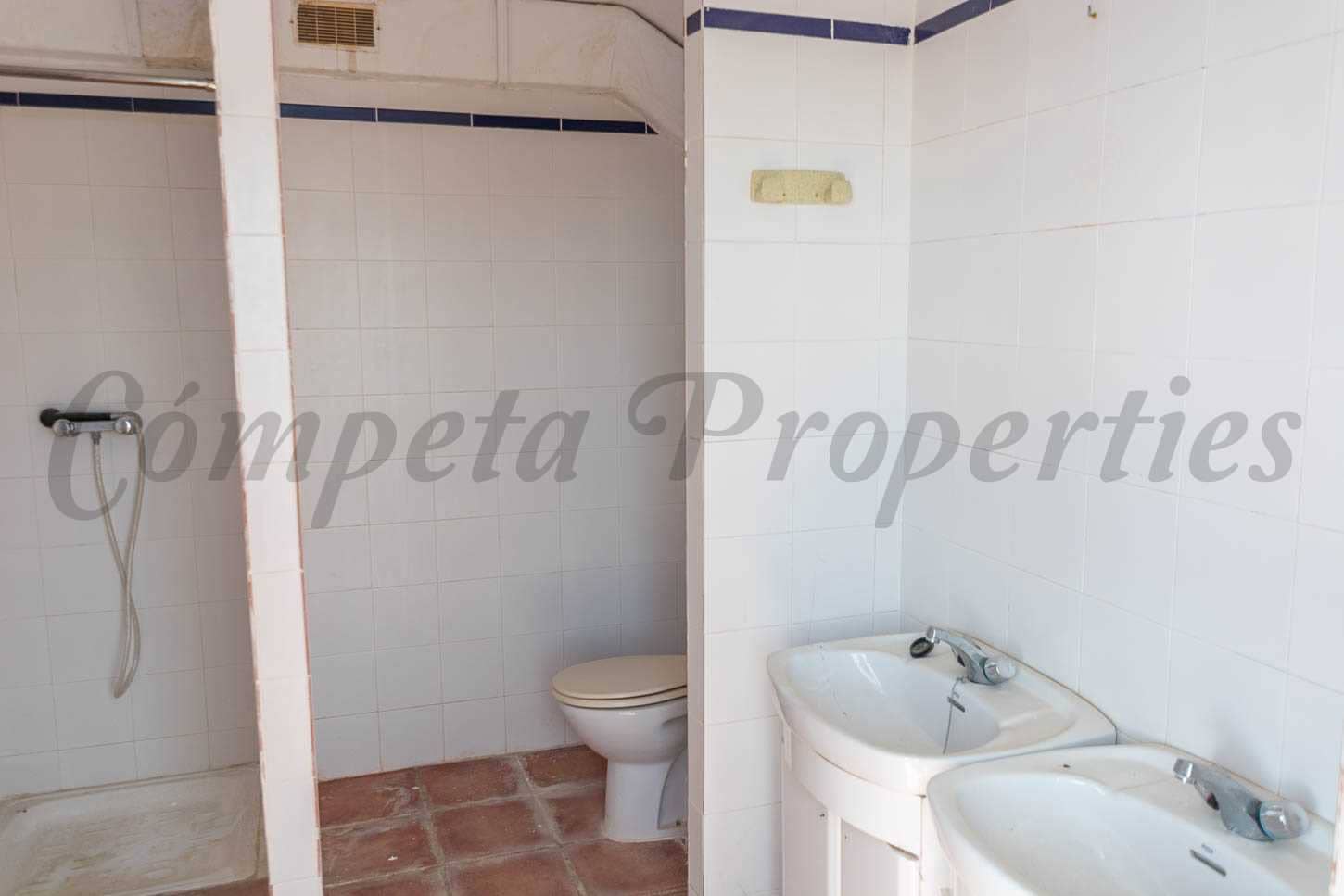 16 soveværelse Hotel til salg i Granada by med swimmingpool garage - € 360.000 (Ref: 8933459)