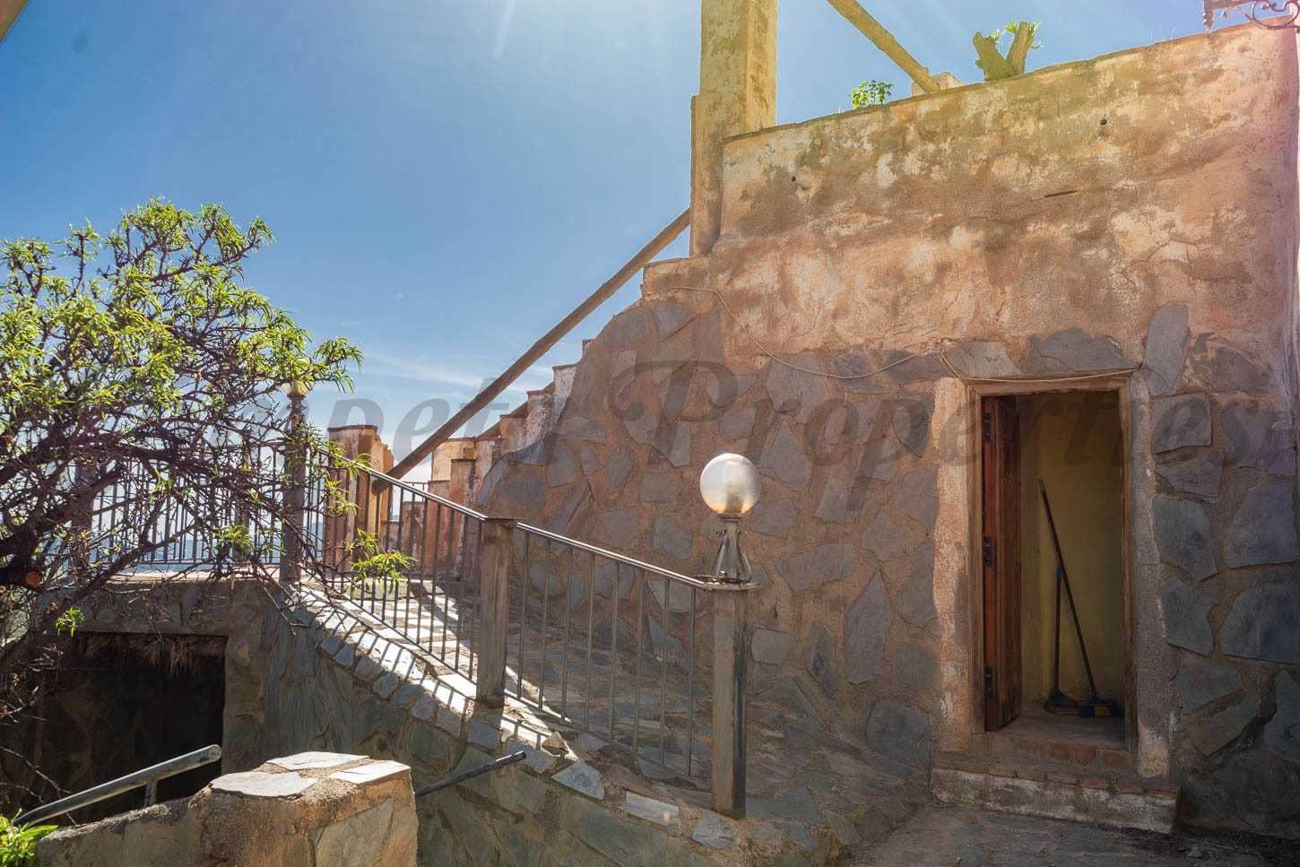 16 soveværelse Hotel til salg i Granada by med swimmingpool garage - € 360.000 (Ref: 8933459)