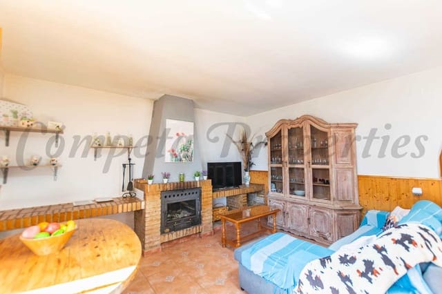 3 soveværelse Finca/Landehus til salg i Sayalonga med swimmingpool garage - € 365.000 (Ref: 8935973)